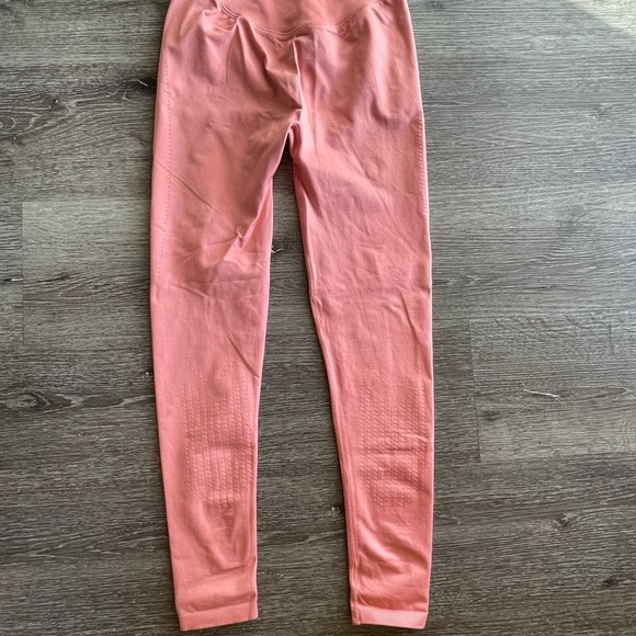 Gymshark Coral Kids Leggings - Picture 3 of 5